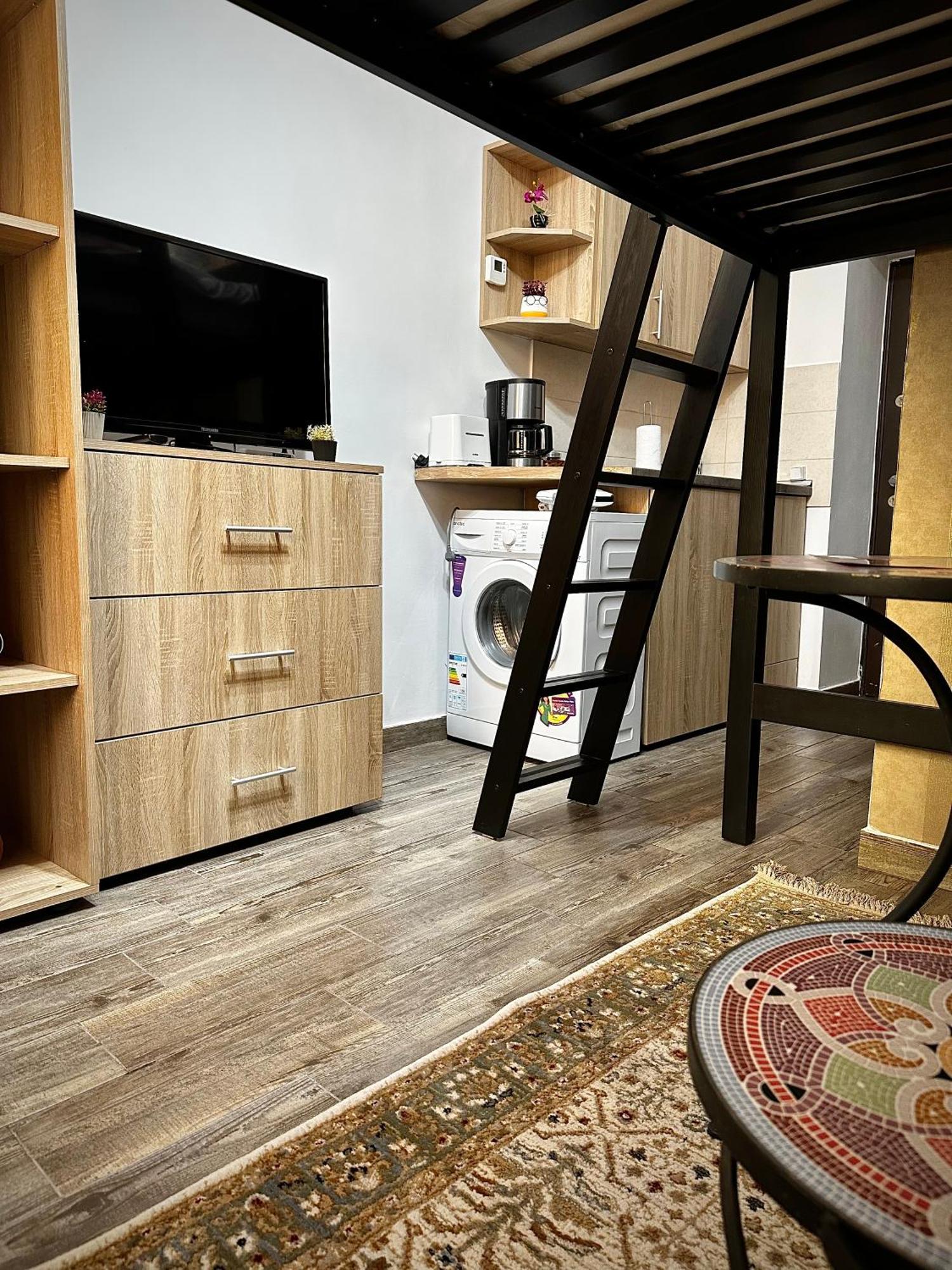 Ada'S Luxury Apartament&Studio - Old City Braşov Esterno foto
