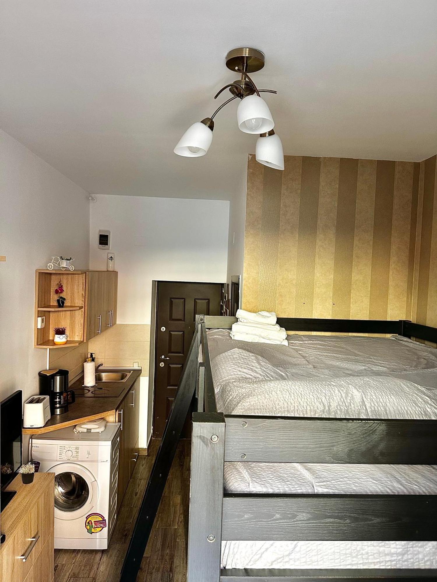 Ada'S Luxury Apartament&Studio - Old City Braşov Esterno foto