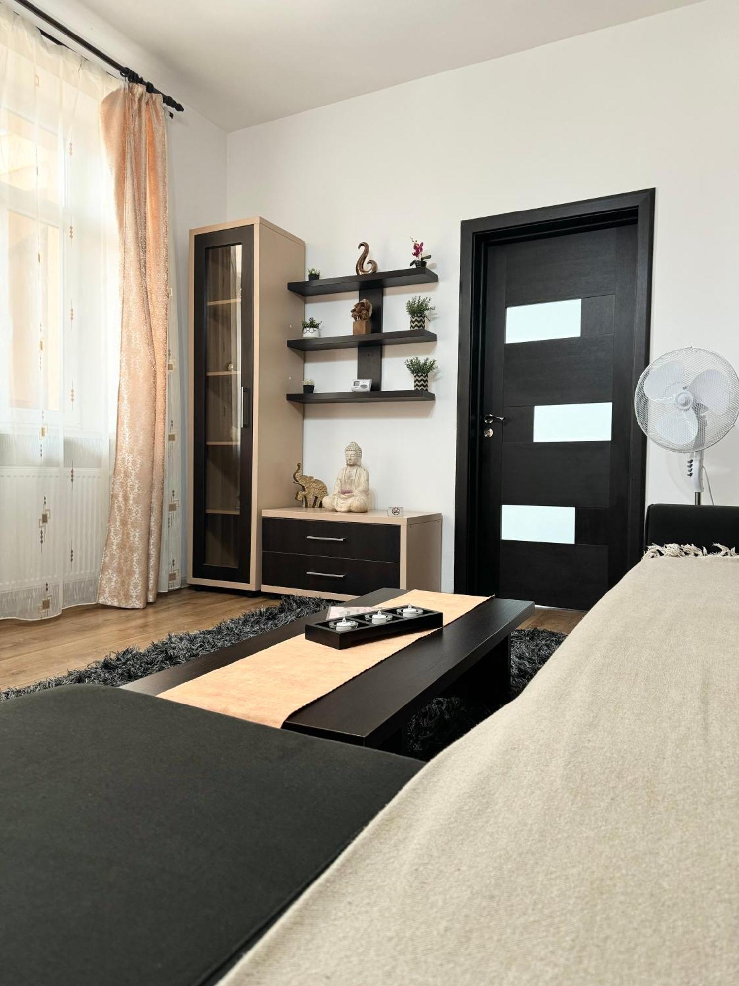 Ada'S Luxury Apartament&Studio - Old City Braşov Esterno foto