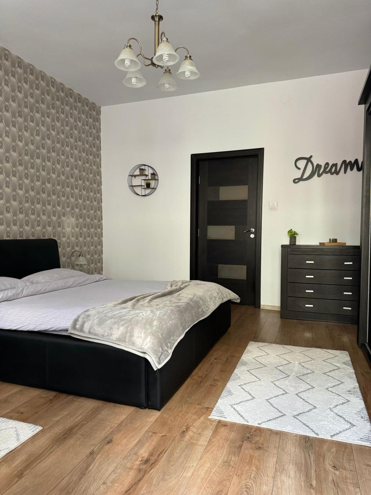 Ada'S Luxury Apartament&Studio - Old City Braşov Esterno foto