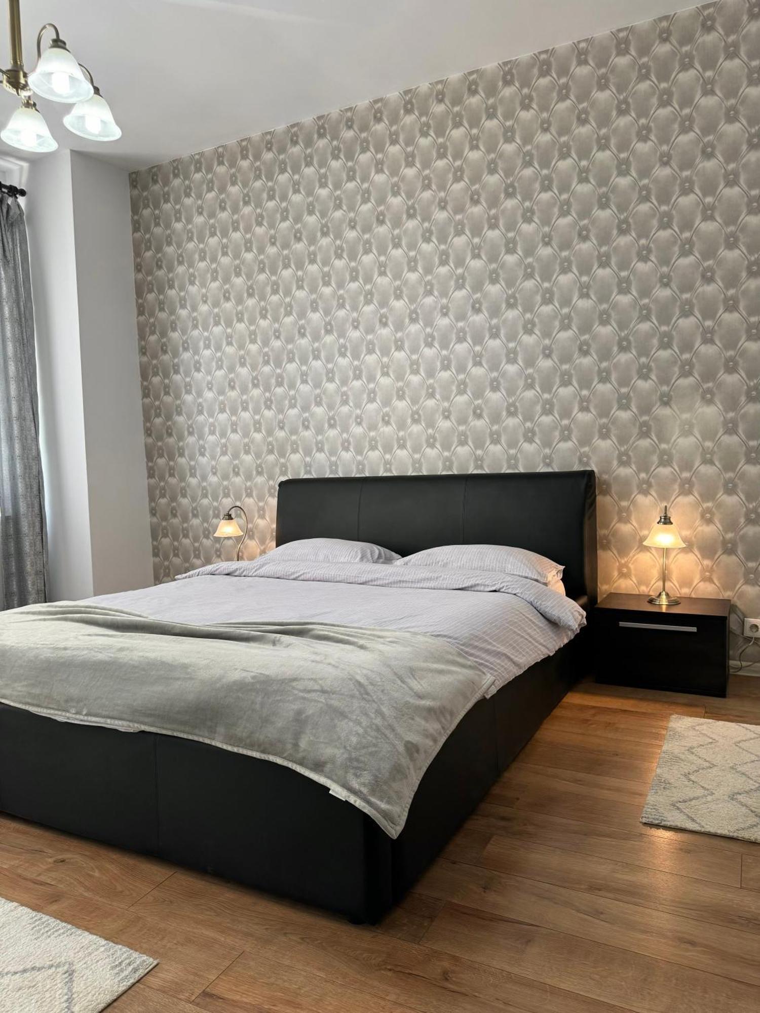 Ada'S Luxury Apartament&Studio - Old City Braşov Esterno foto